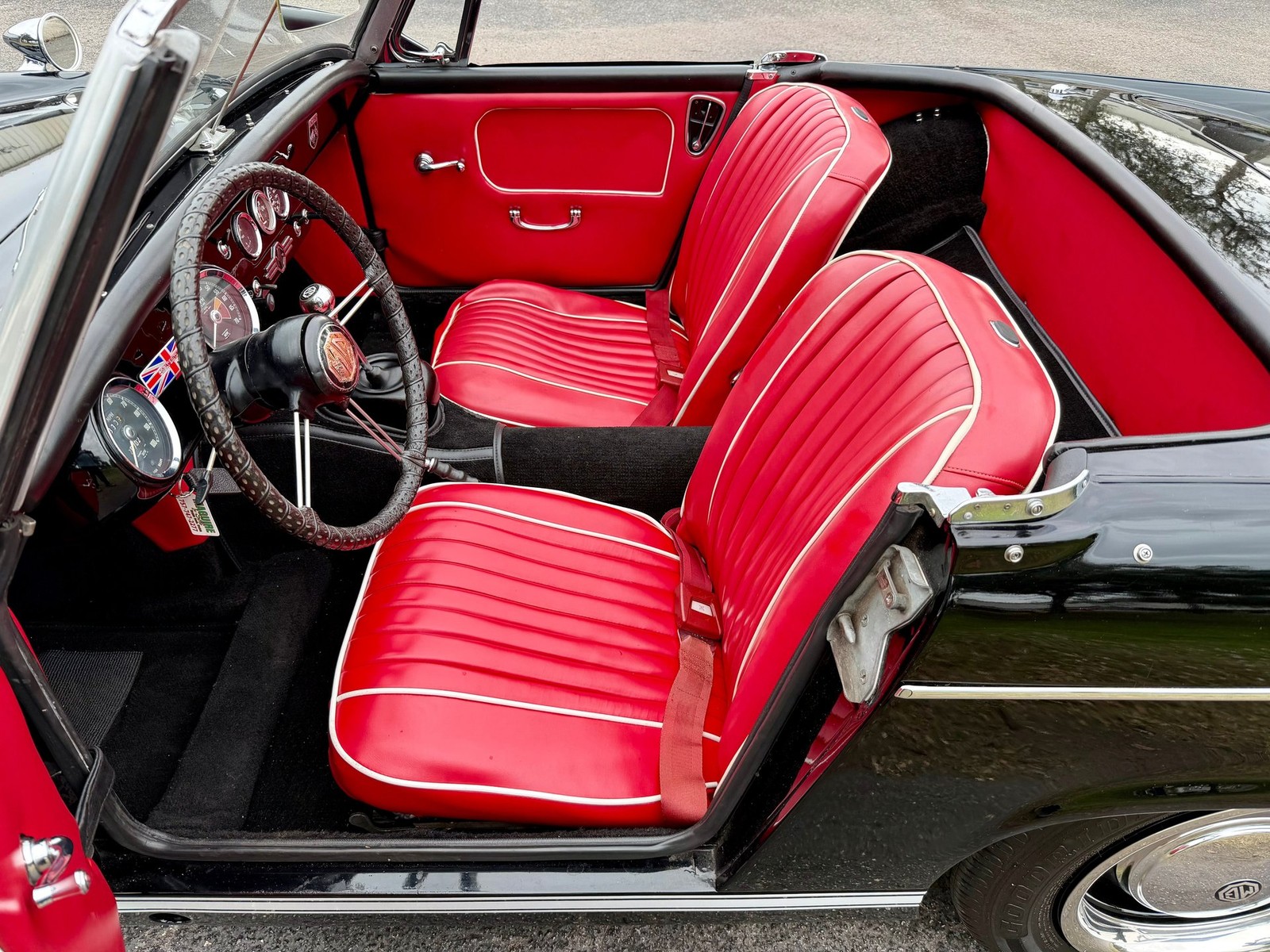 MG-Midget-1965-Convertible-3