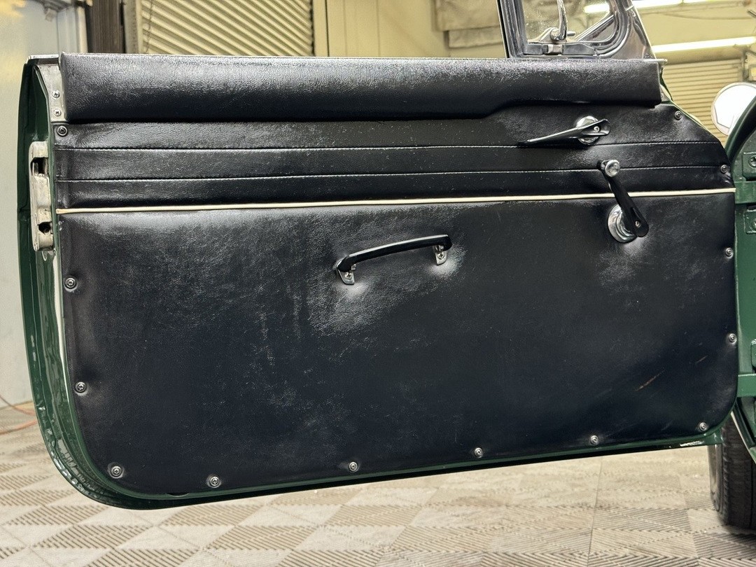 MG-Other-1967-ROADSTER-35