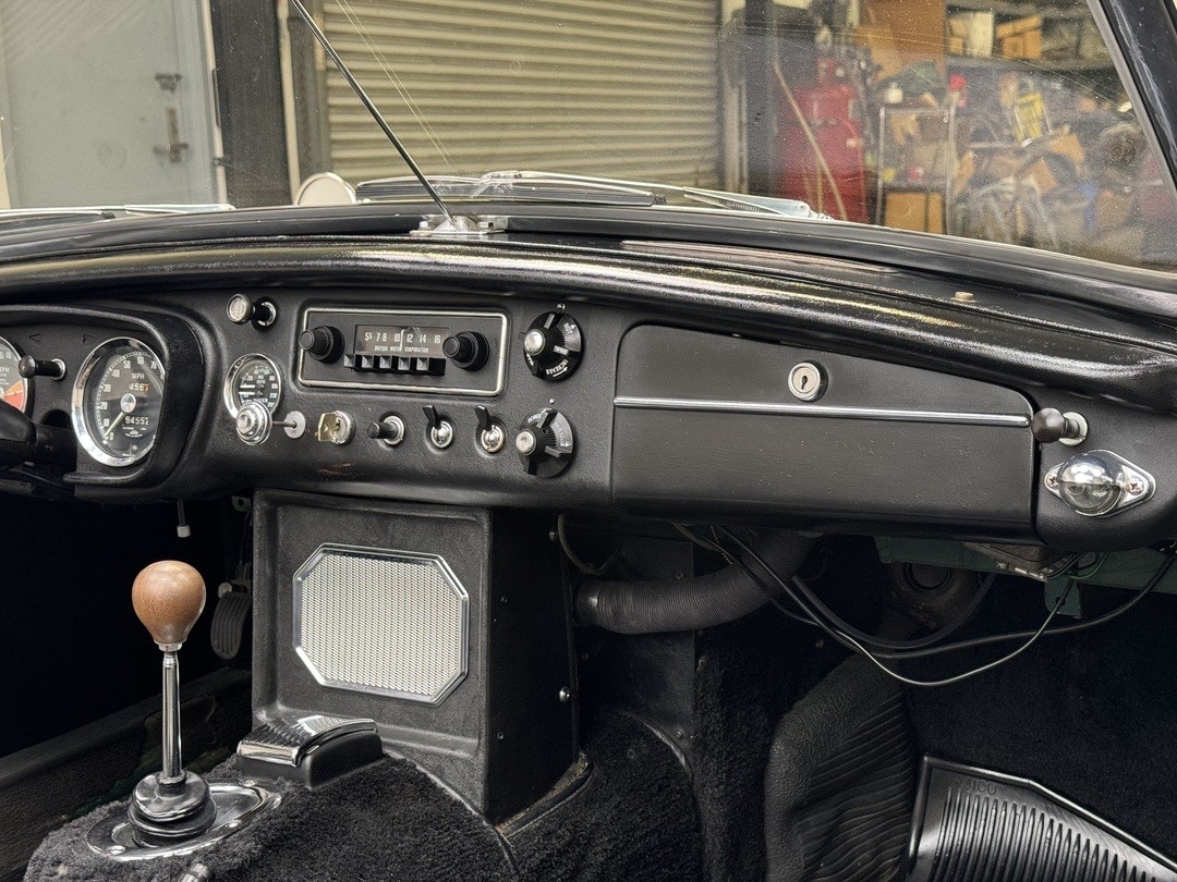 MG-Other-1967-ROADSTER-37