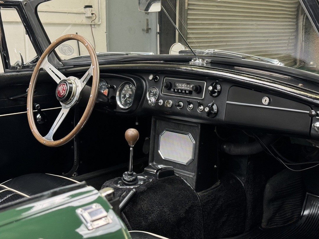 MG-Other-1967-ROADSTER-38