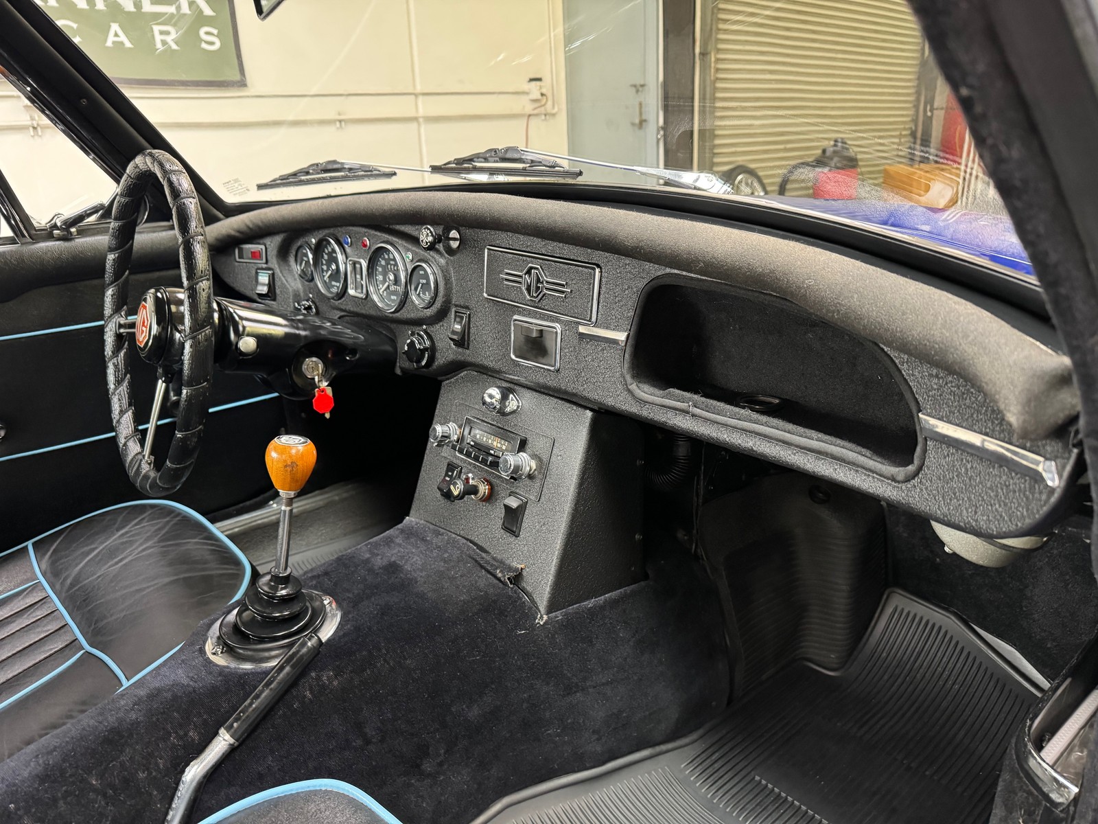 MG-Other-1968-Coupe-11