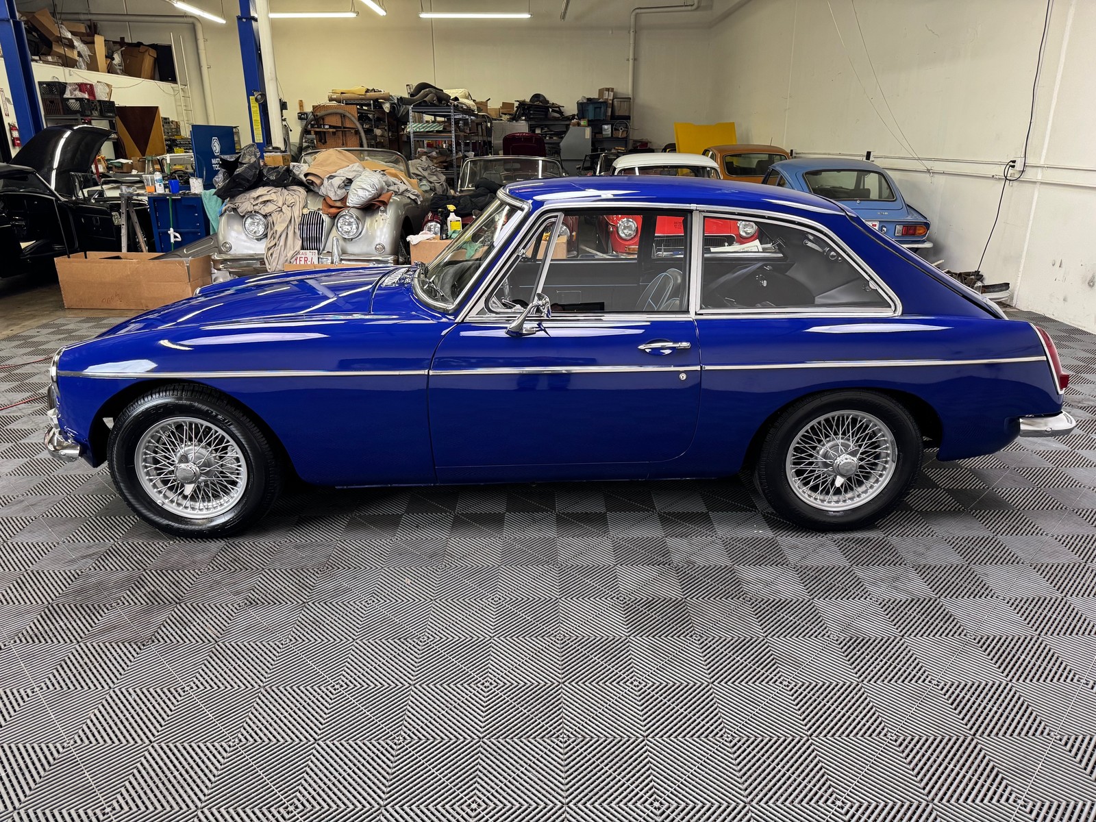 MG-Other-1968-Coupe-25