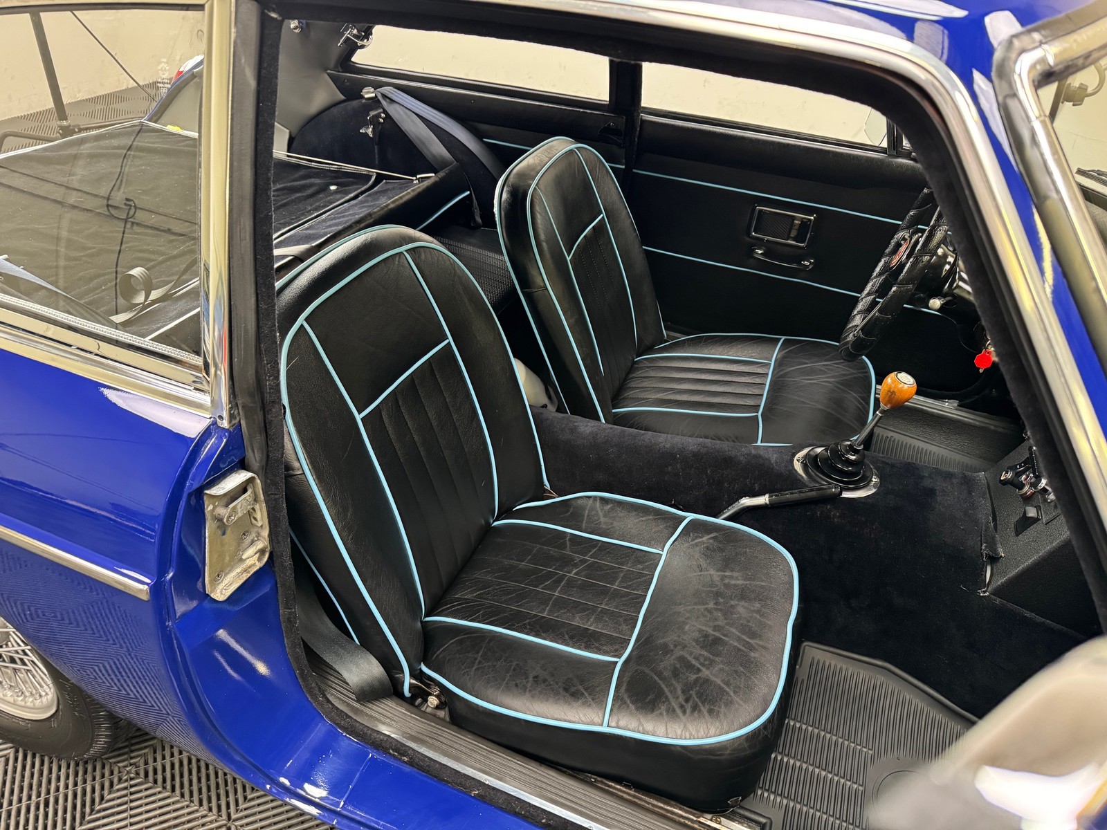 MG-Other-1968-Coupe-31