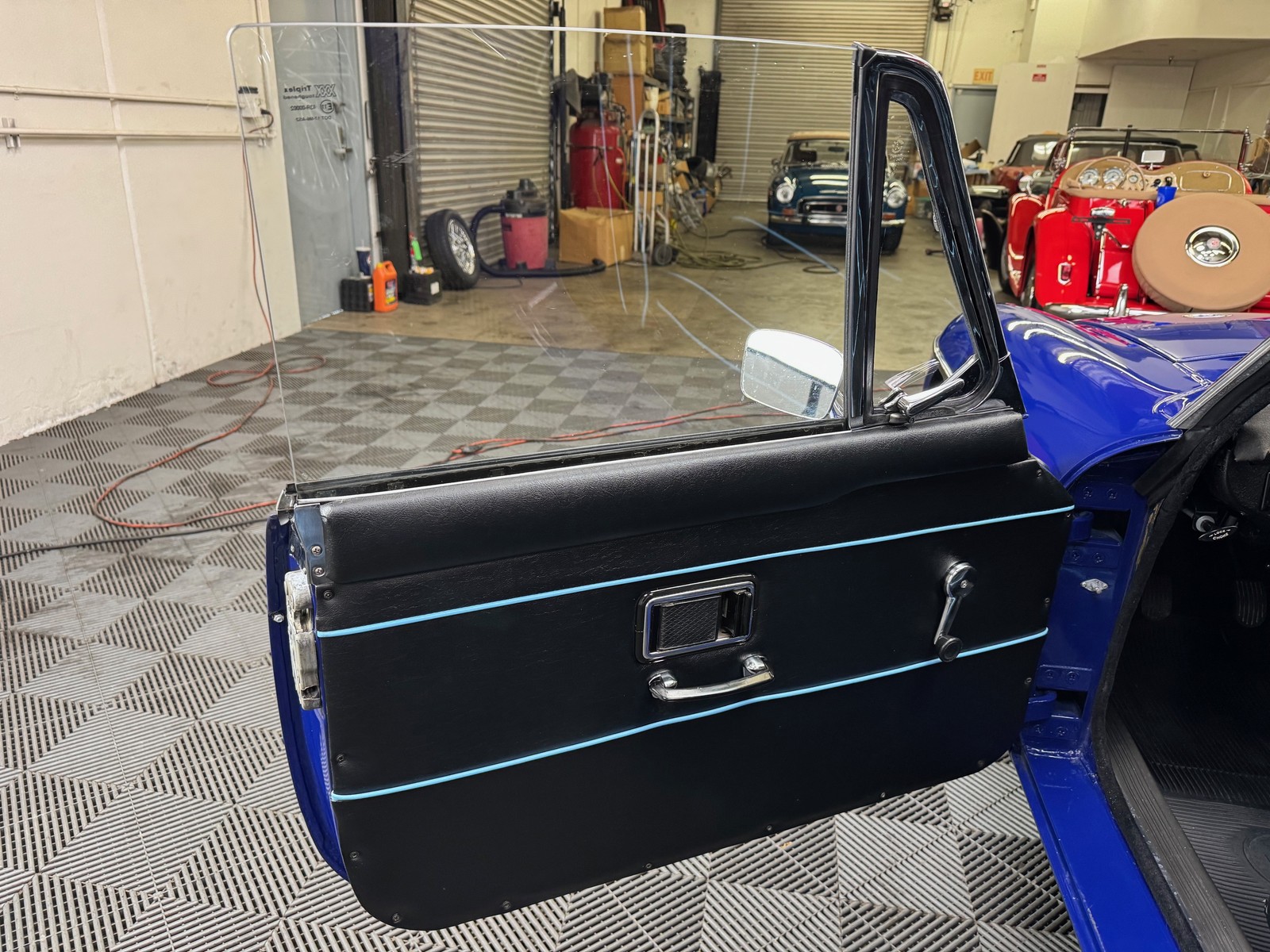 MG-Other-1968-Coupe-38