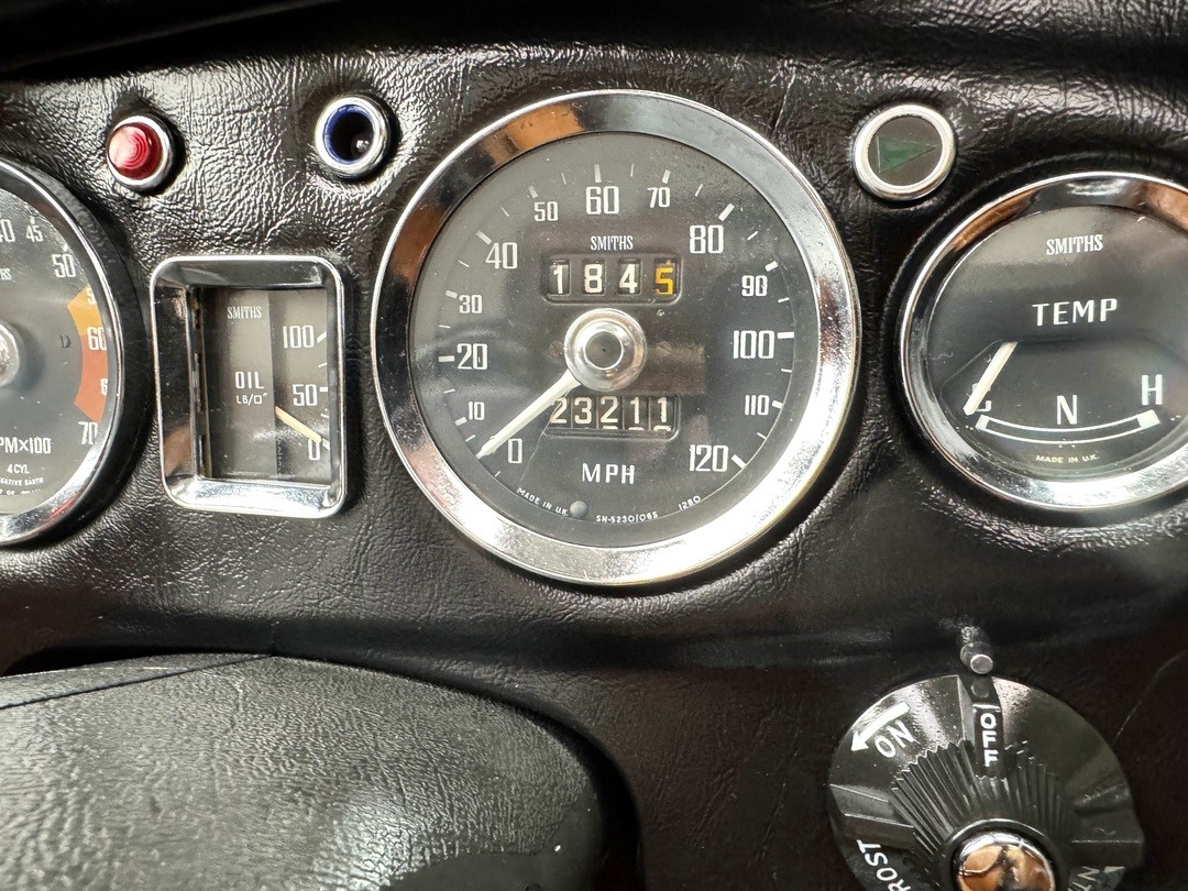 MG-Other-1972-Roadster-21