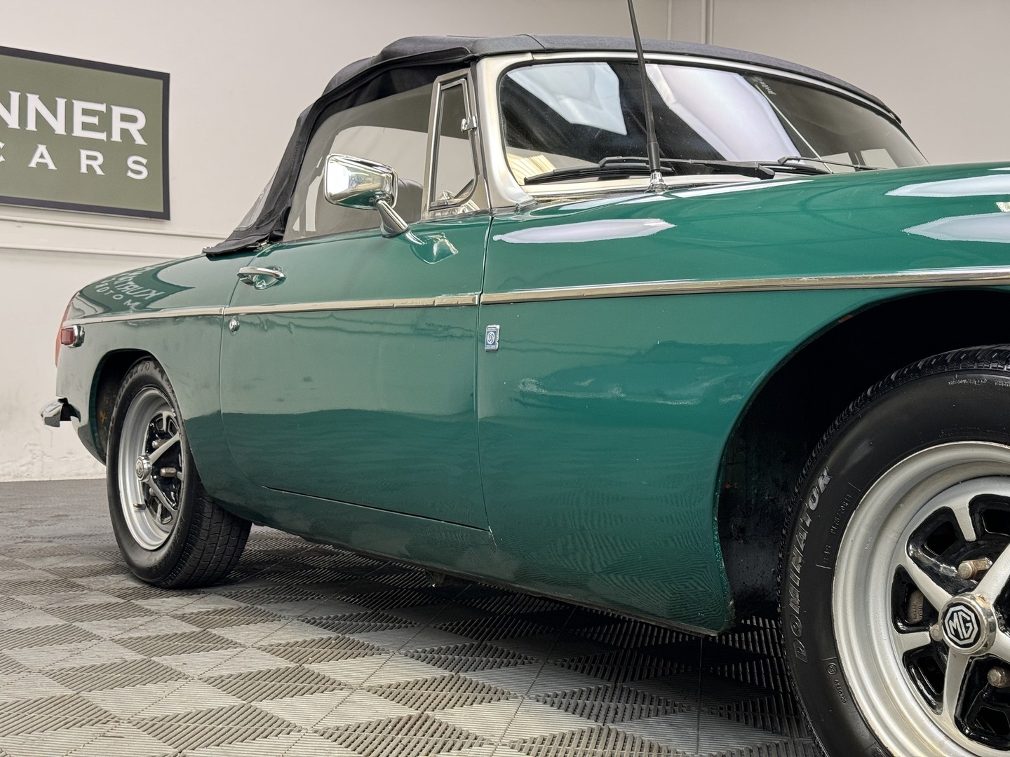 MG-Other-1974-COUPE-12