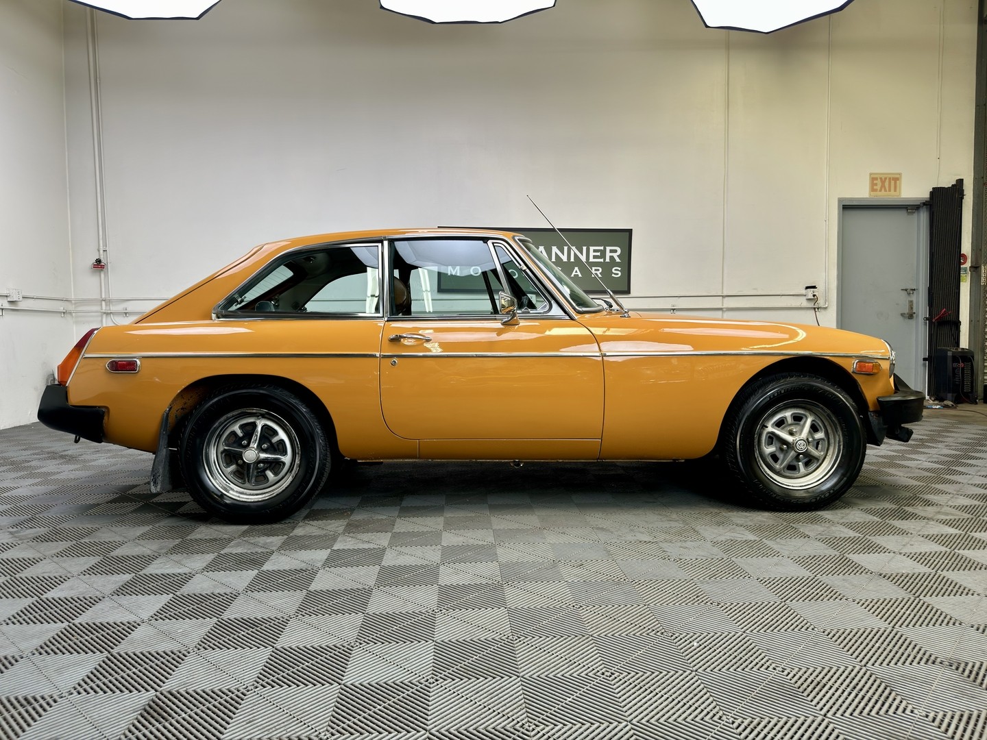 MG-Other-1974-COUPE-15