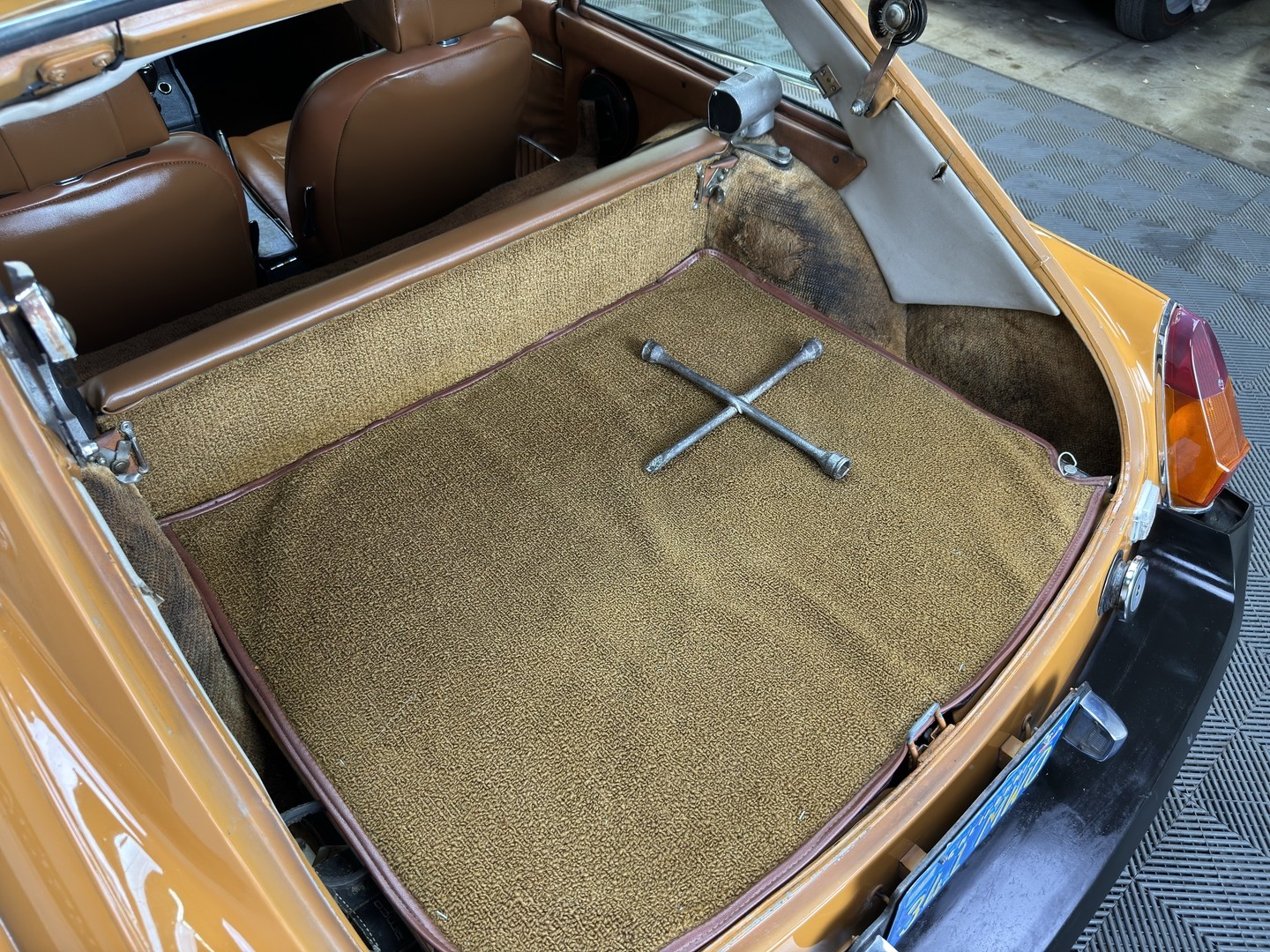 MG-Other-1974-COUPE-21