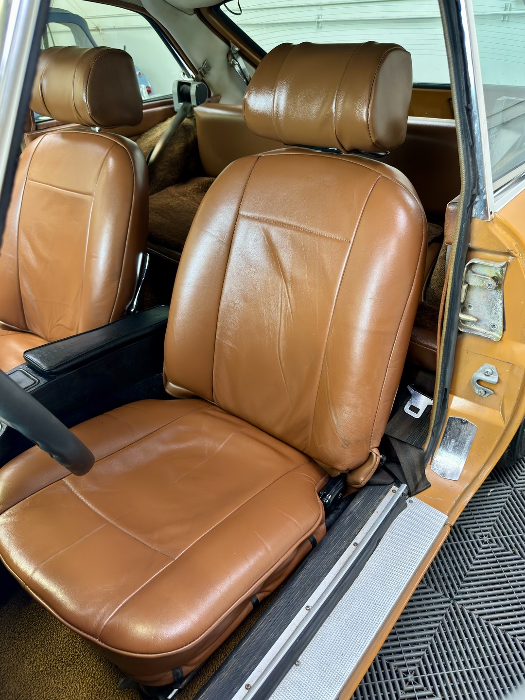 MG-Other-1974-COUPE-29