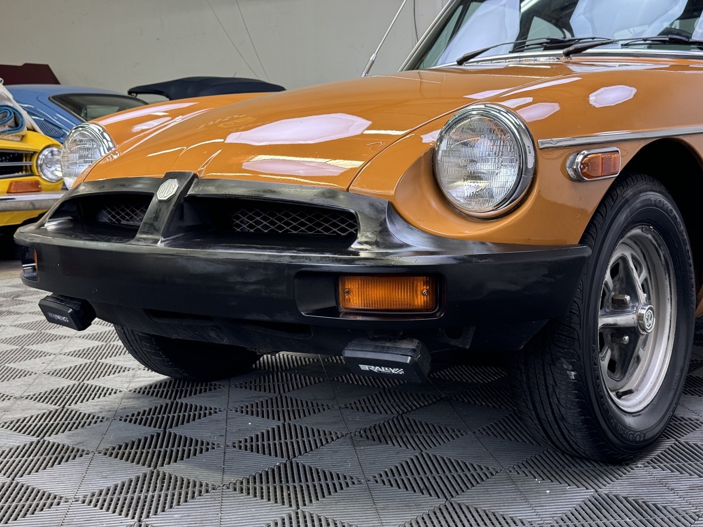 MG-Other-1974-COUPE-3