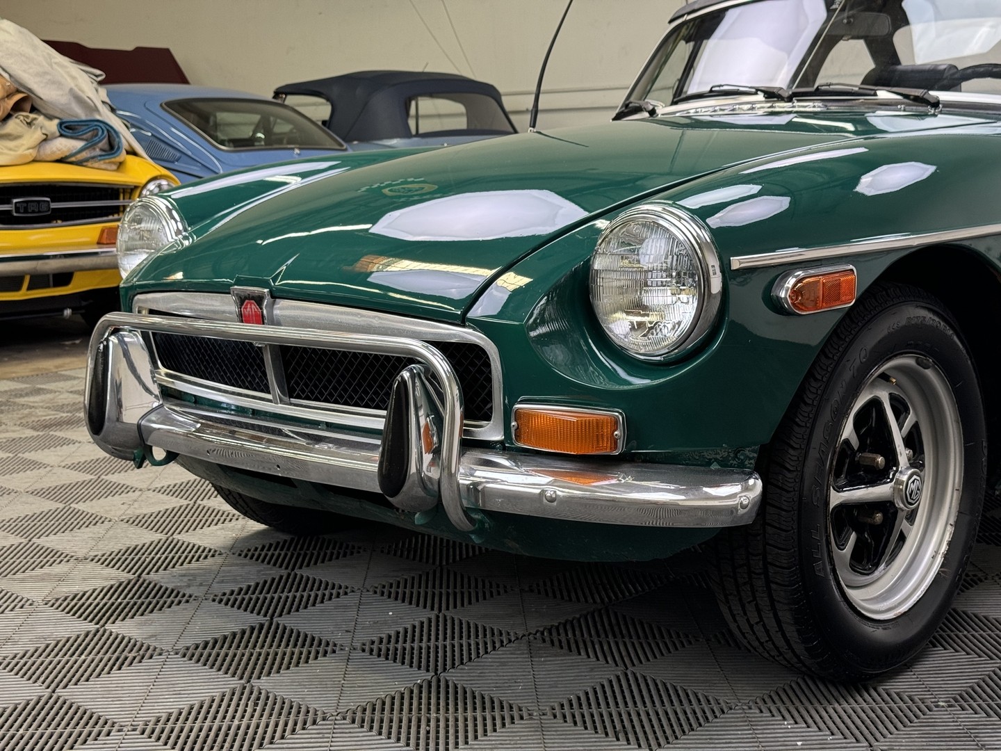 MG-Other-1974-COUPE-3