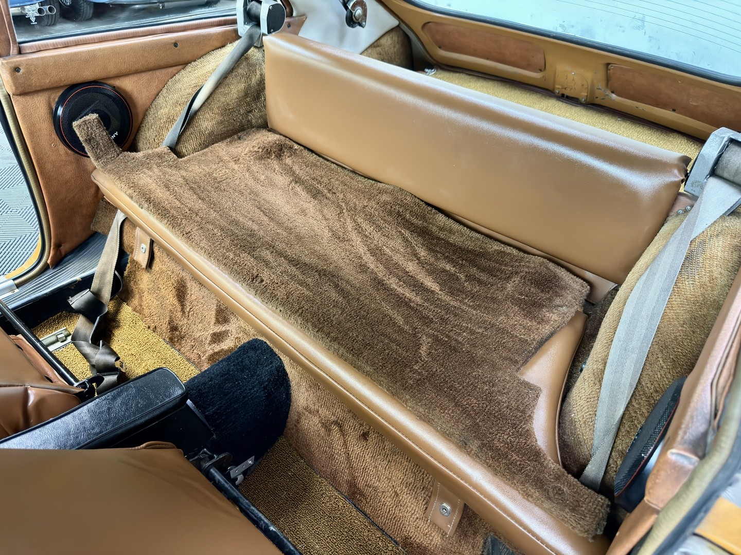 MG-Other-1974-COUPE-31