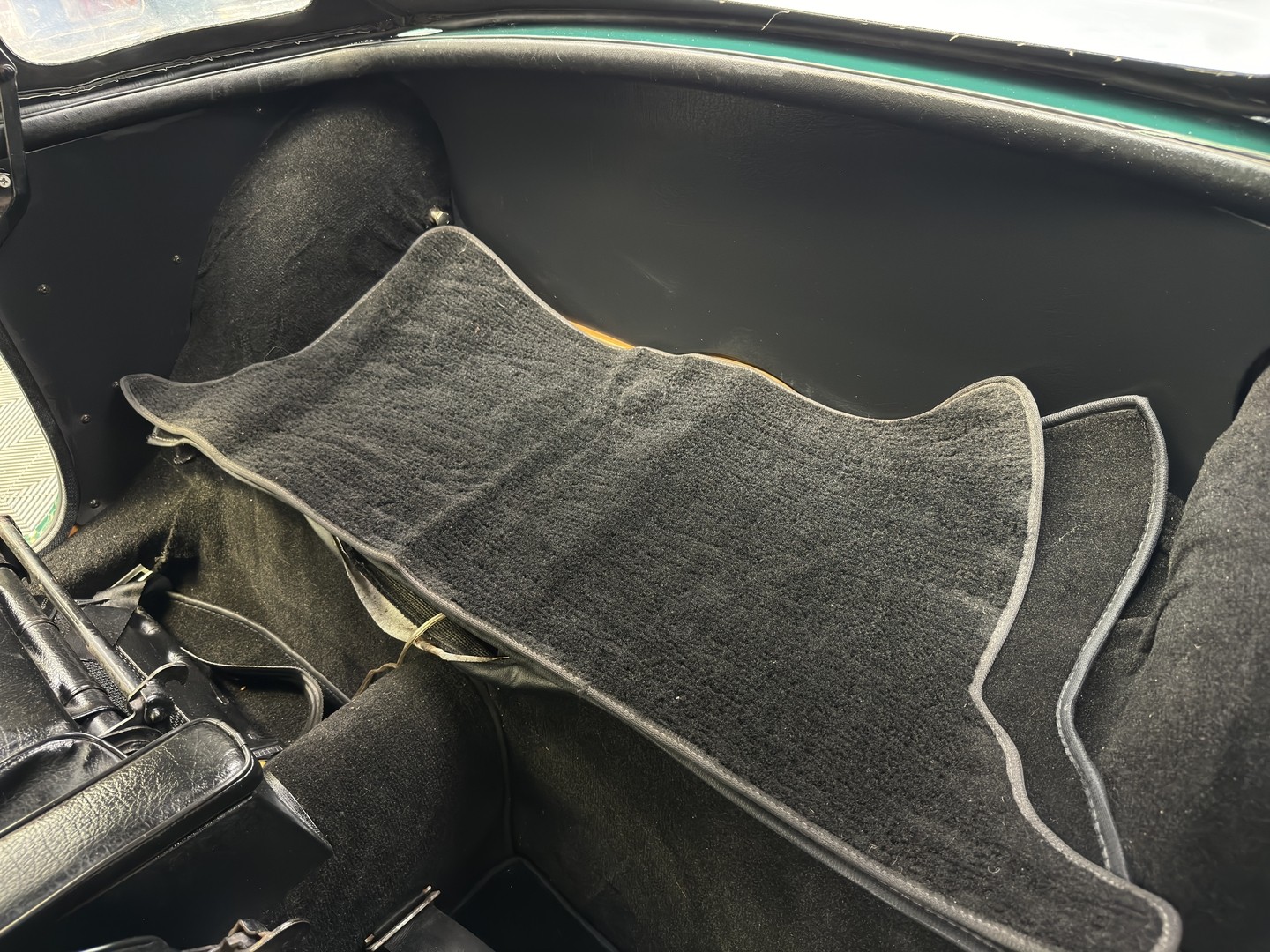 MG-Other-1974-COUPE-31