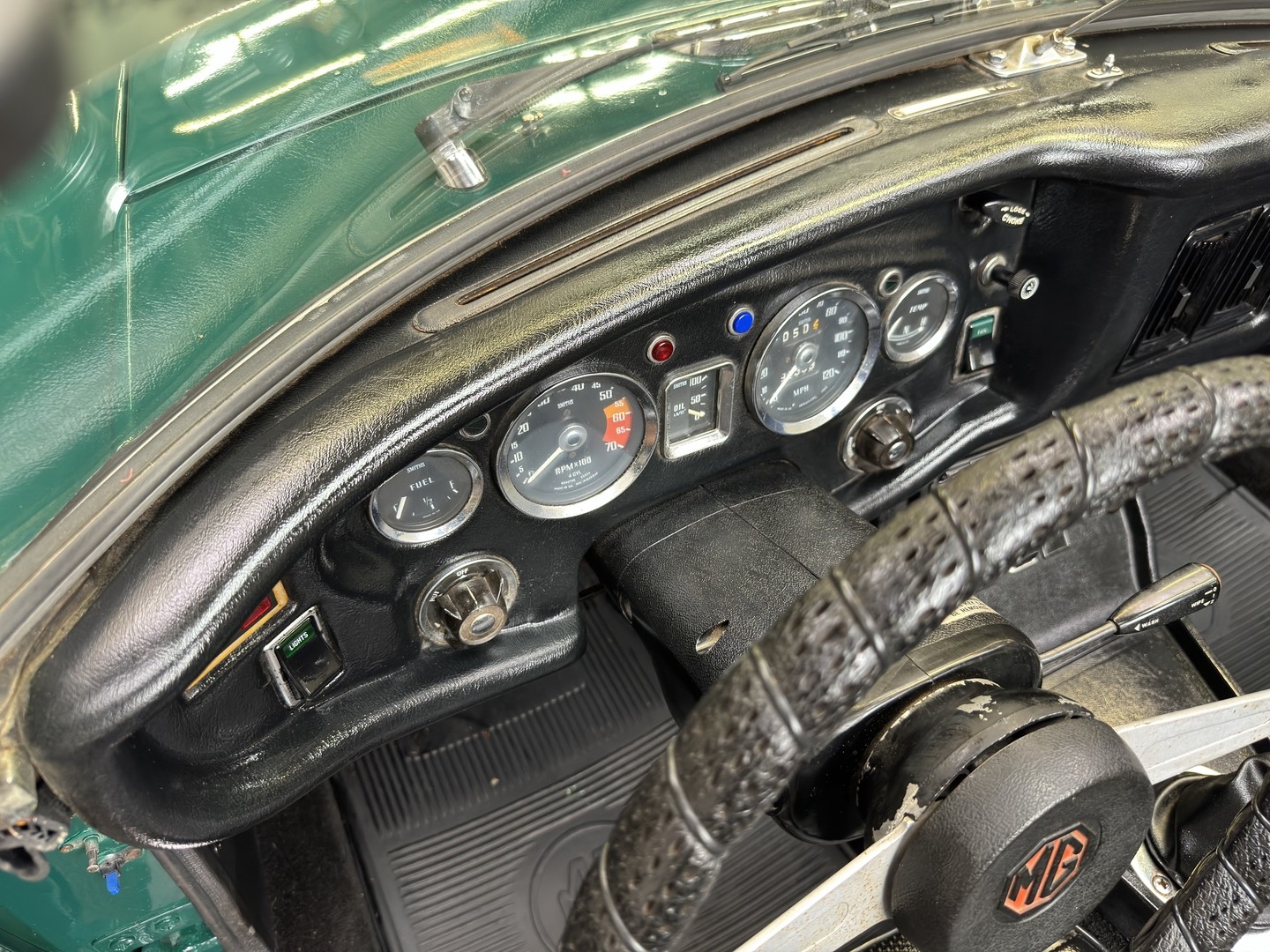 MG-Other-1974-COUPE-36