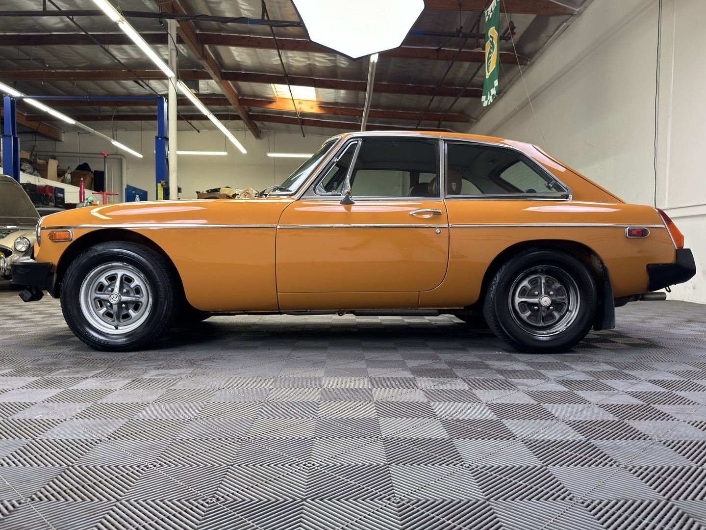 MG-Other-1974-COUPE-8