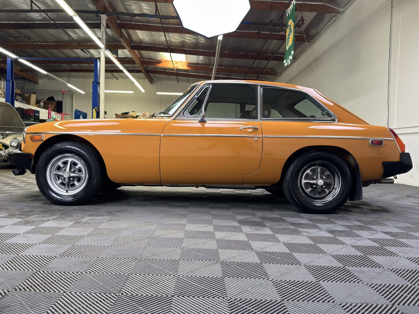 MG-Other-1974-COUPE-9