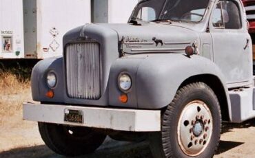 Mack-b-60-1956-grey