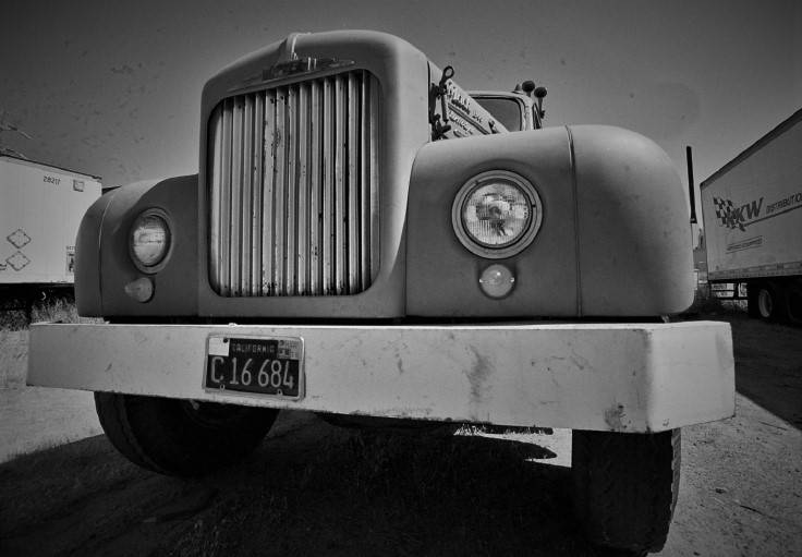 Mack-b-60-1956-grey-6