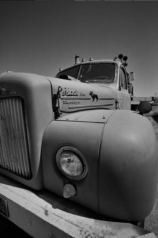 Mack-b-60-1956-grey-8