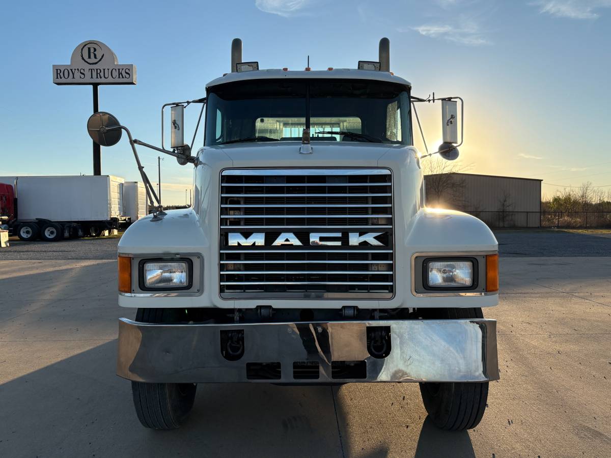 Mack-ch613-diesel-1996-white-10