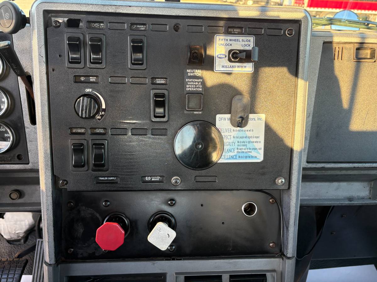 Mack-ch613-diesel-1996-white-15