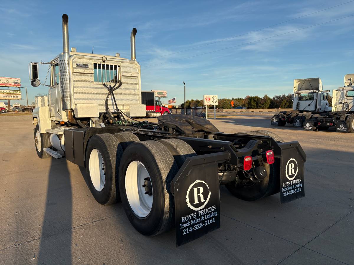 Mack-ch613-diesel-1996-white-2