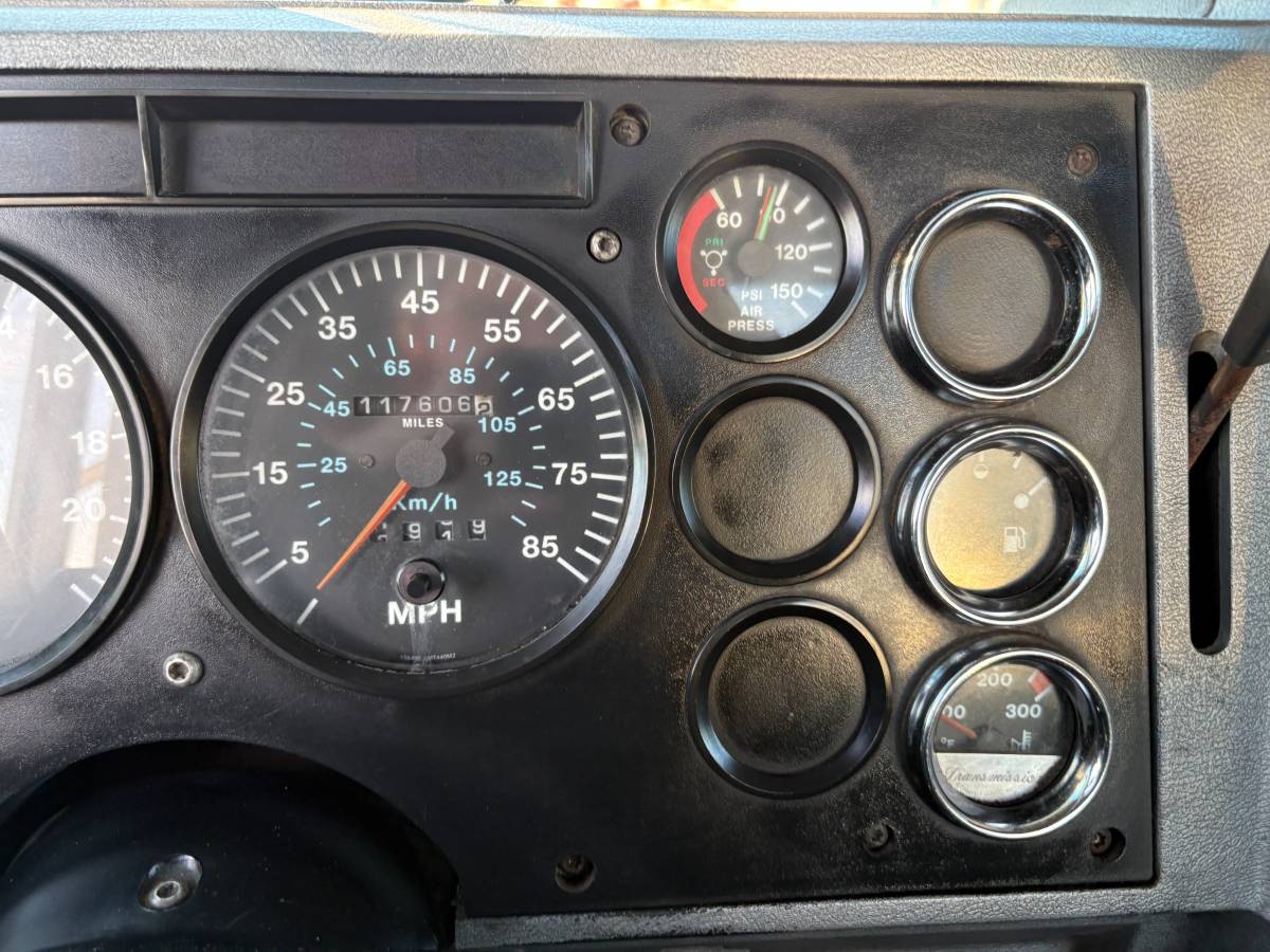 Mack-ch613-diesel-1996-white-5