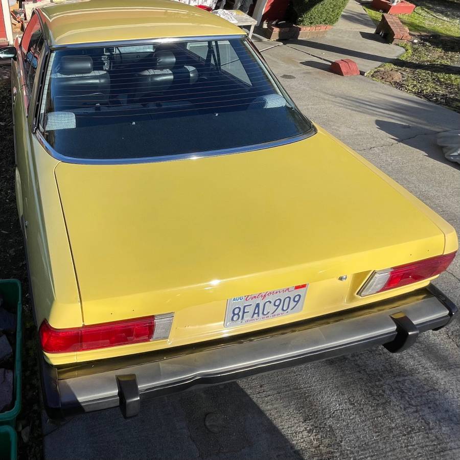 Mazda-626-1979-yellow-10