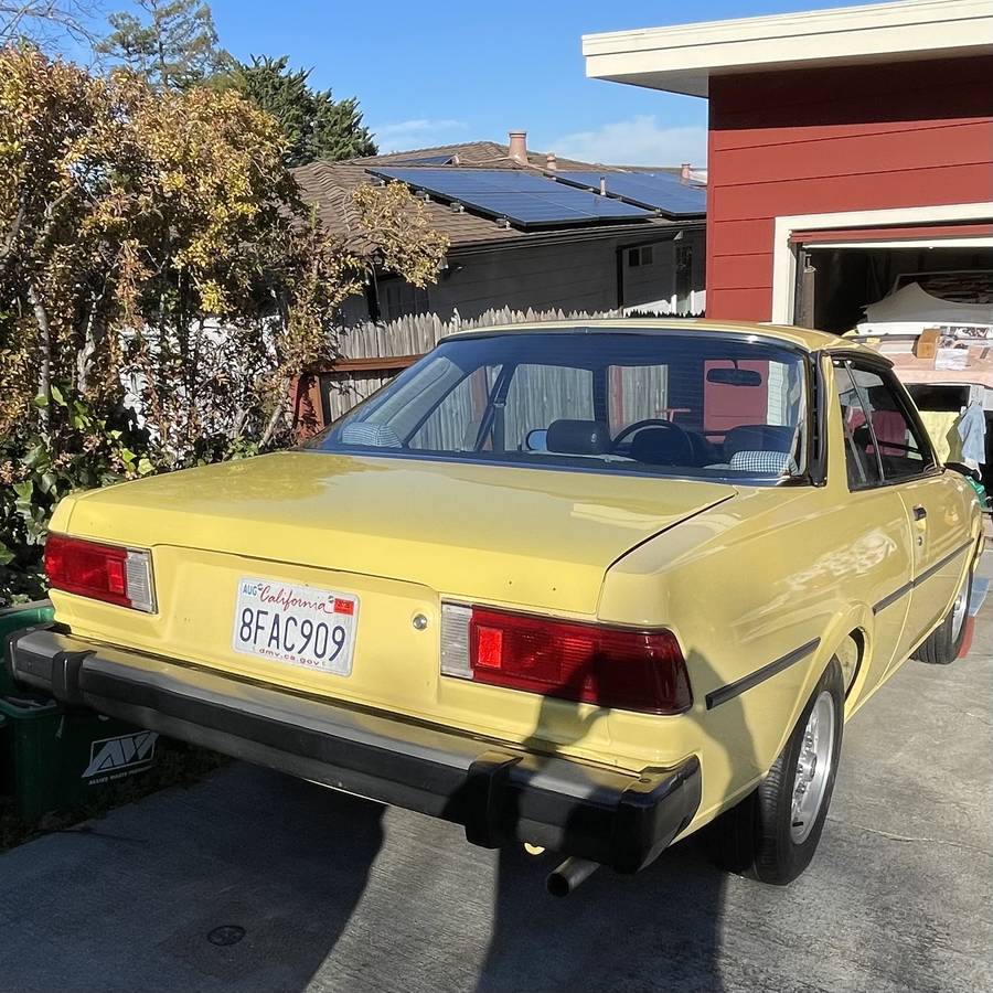 Mazda-626-1979-yellow-7