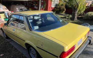 Mazda-626-1979-yellow-9