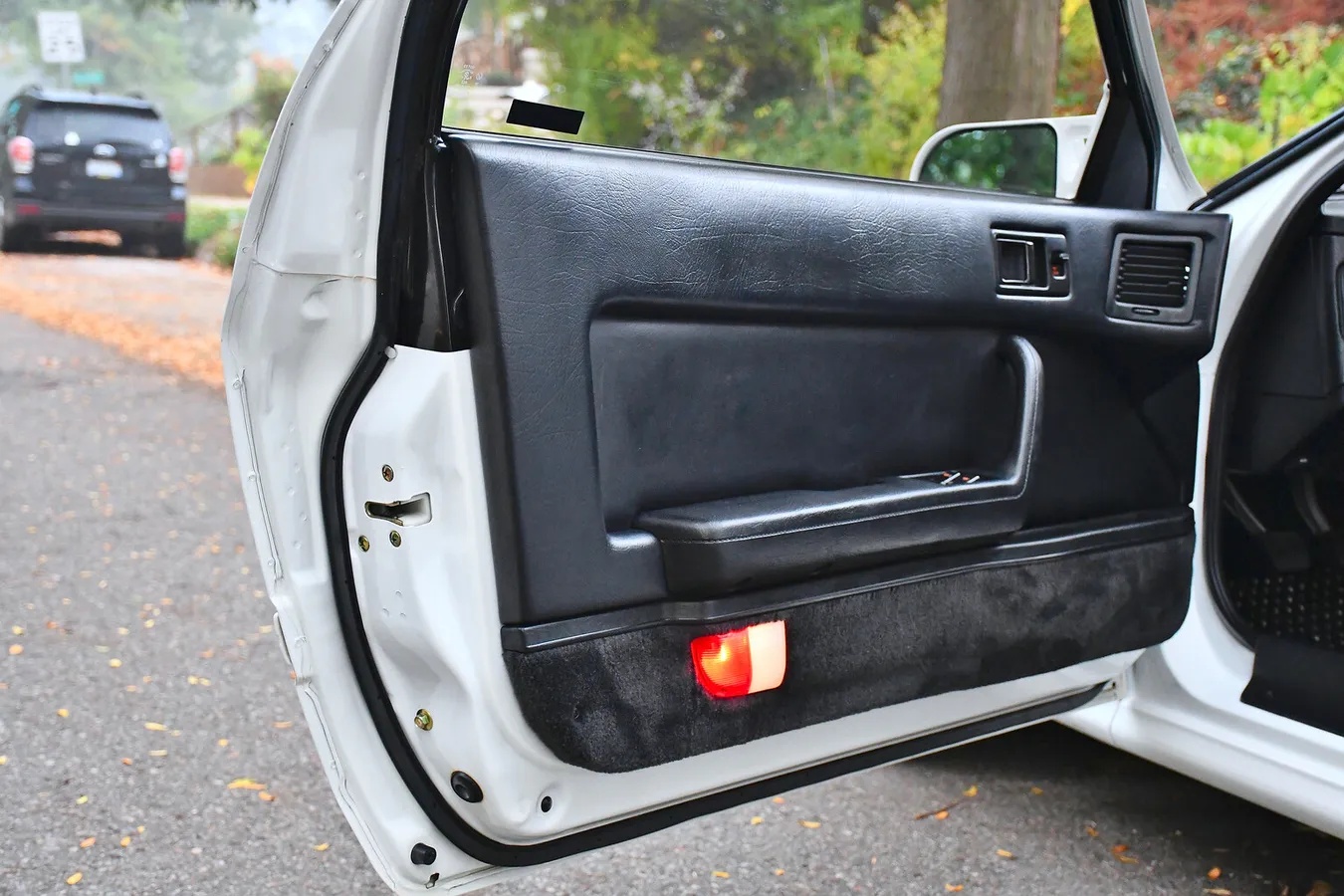 Mazda-Rx-7-1988-White-Black-14