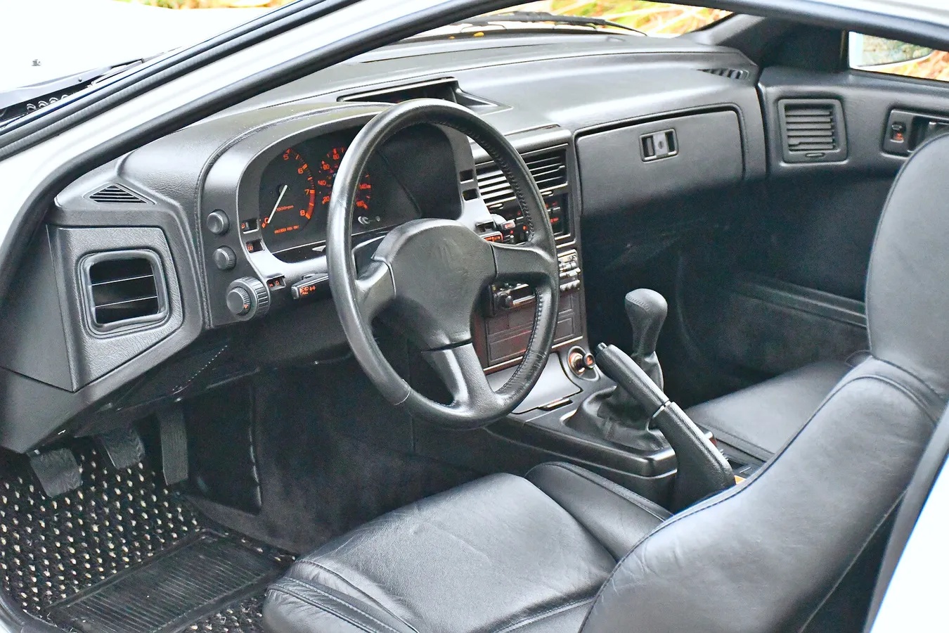 Mazda-Rx-7-1988-White-Black-15