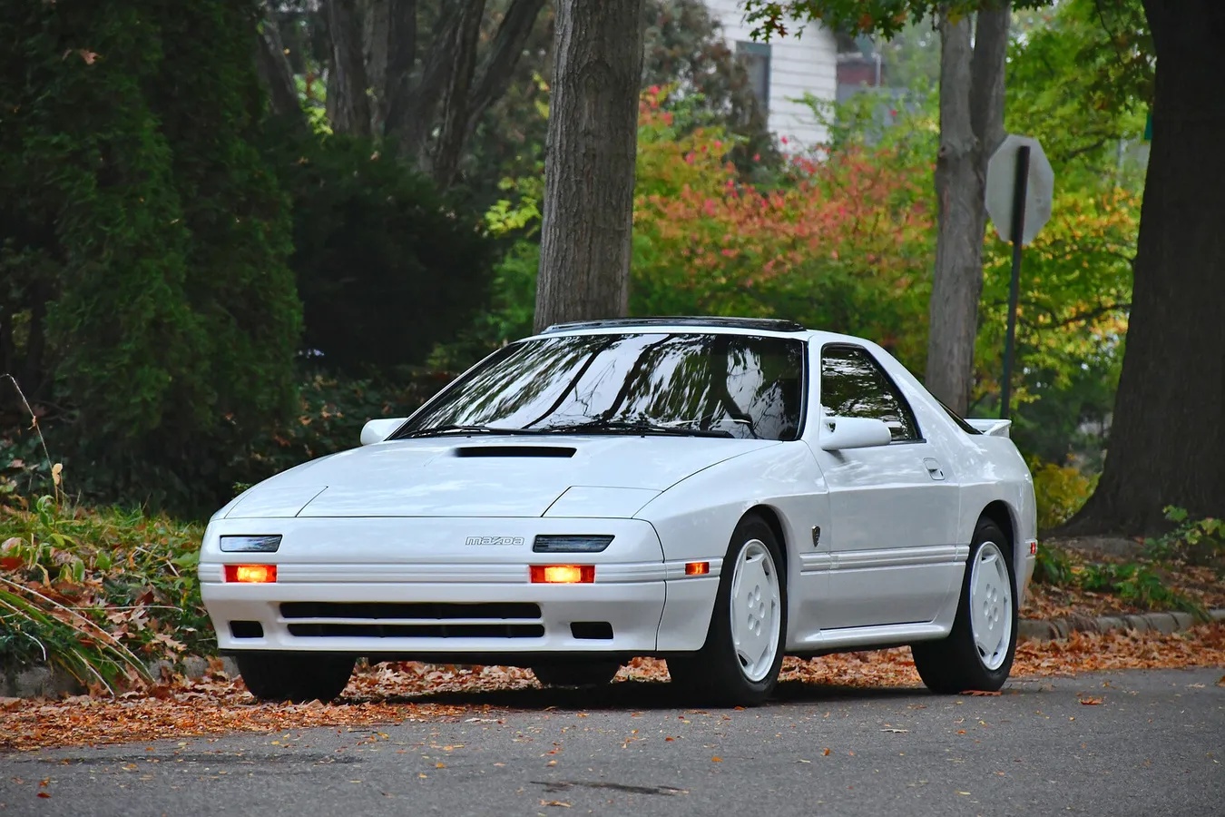 Mazda-Rx-7-1988-White-Black-6