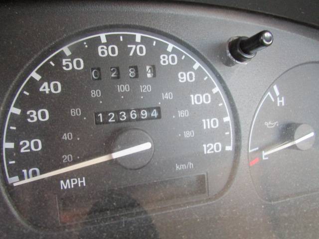 Mazda-b-series-pickup-1995-8