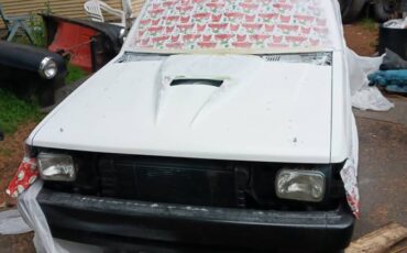 Mazda-b2200-1990-white-12