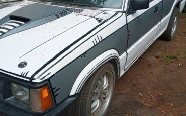 Mazda-b2200-1990-white