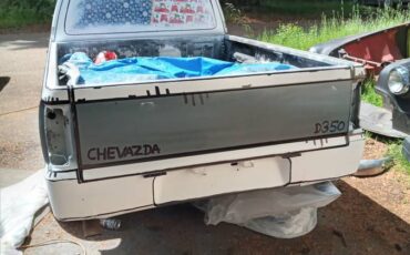 Mazda-b2200-1990-white-9