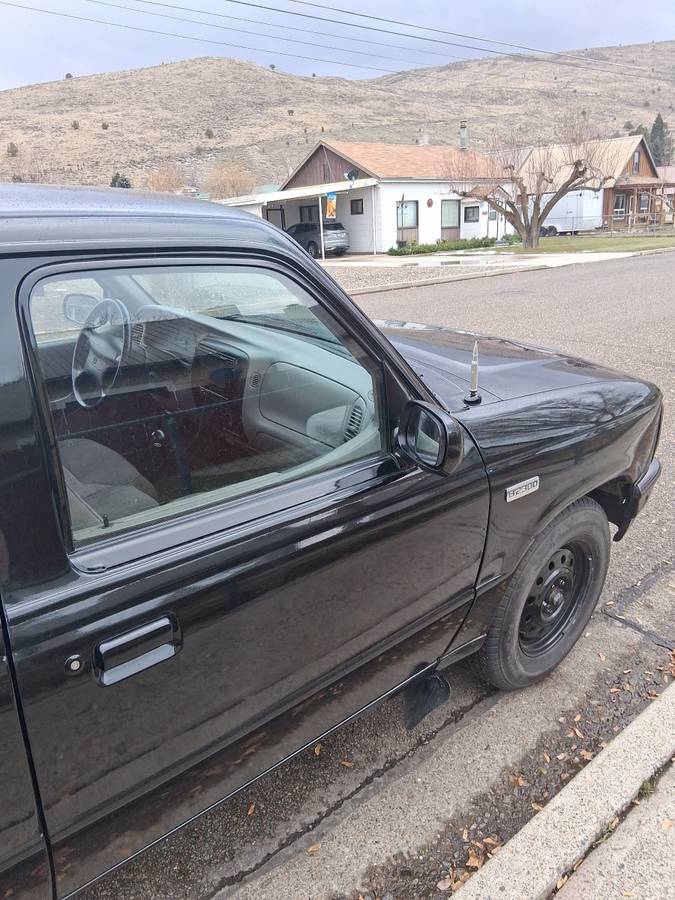 Mazda-b2300-1995-black-10