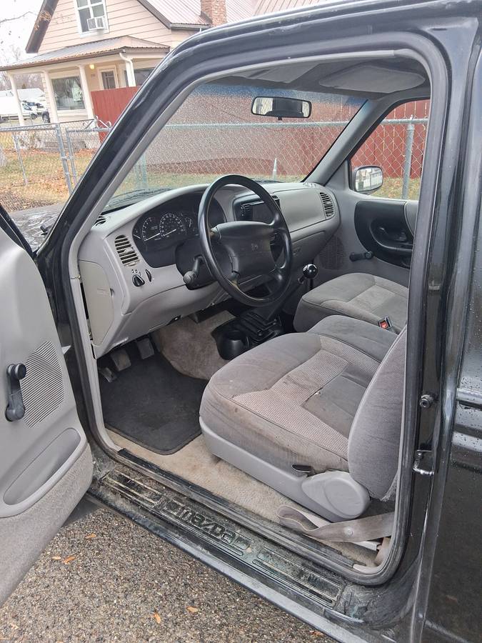 Mazda-b2300-1995-black-18