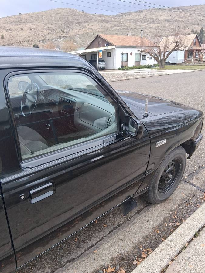 Mazda-b2300-1995-black-26