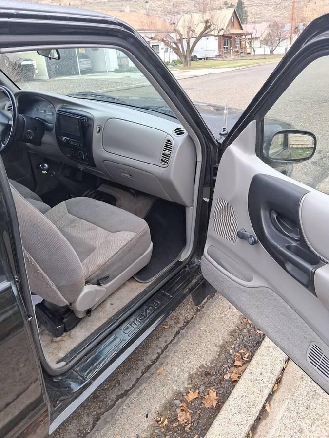 Mazda-b2300-1995-black-5