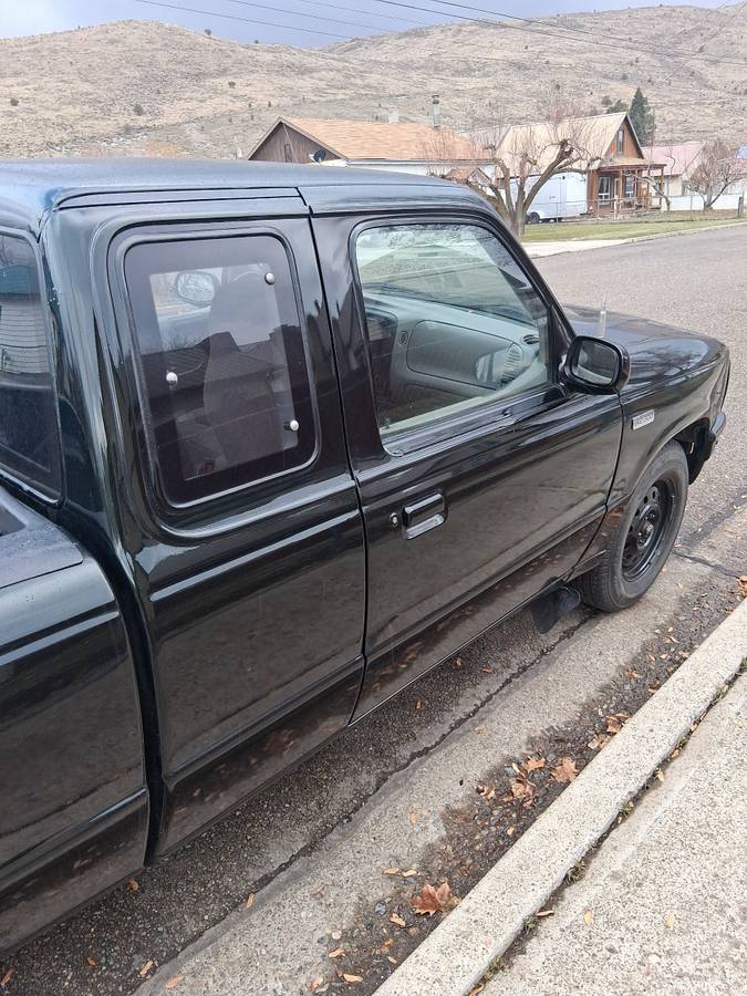 Mazda-b2300-1995-black-7