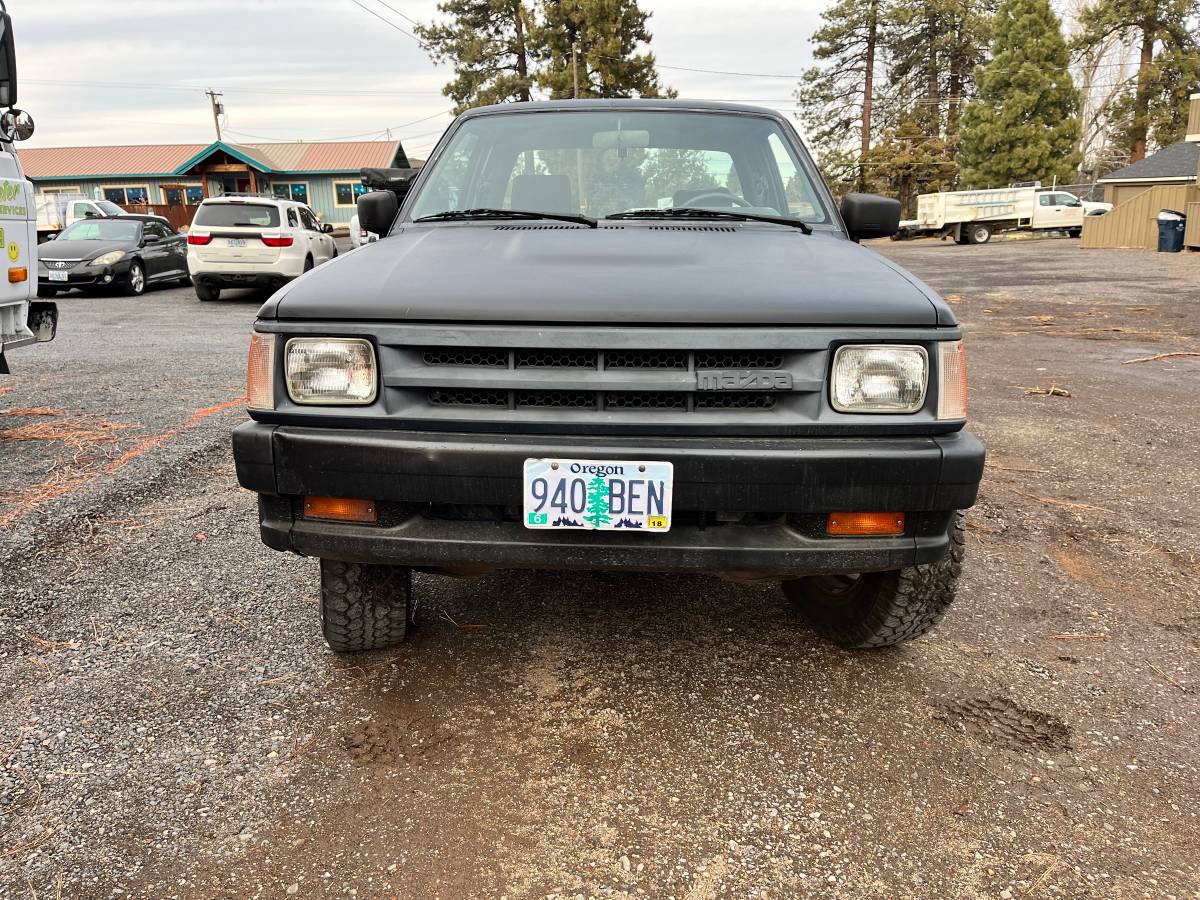 Mazda-b2600-4x4-xcab-1989-3