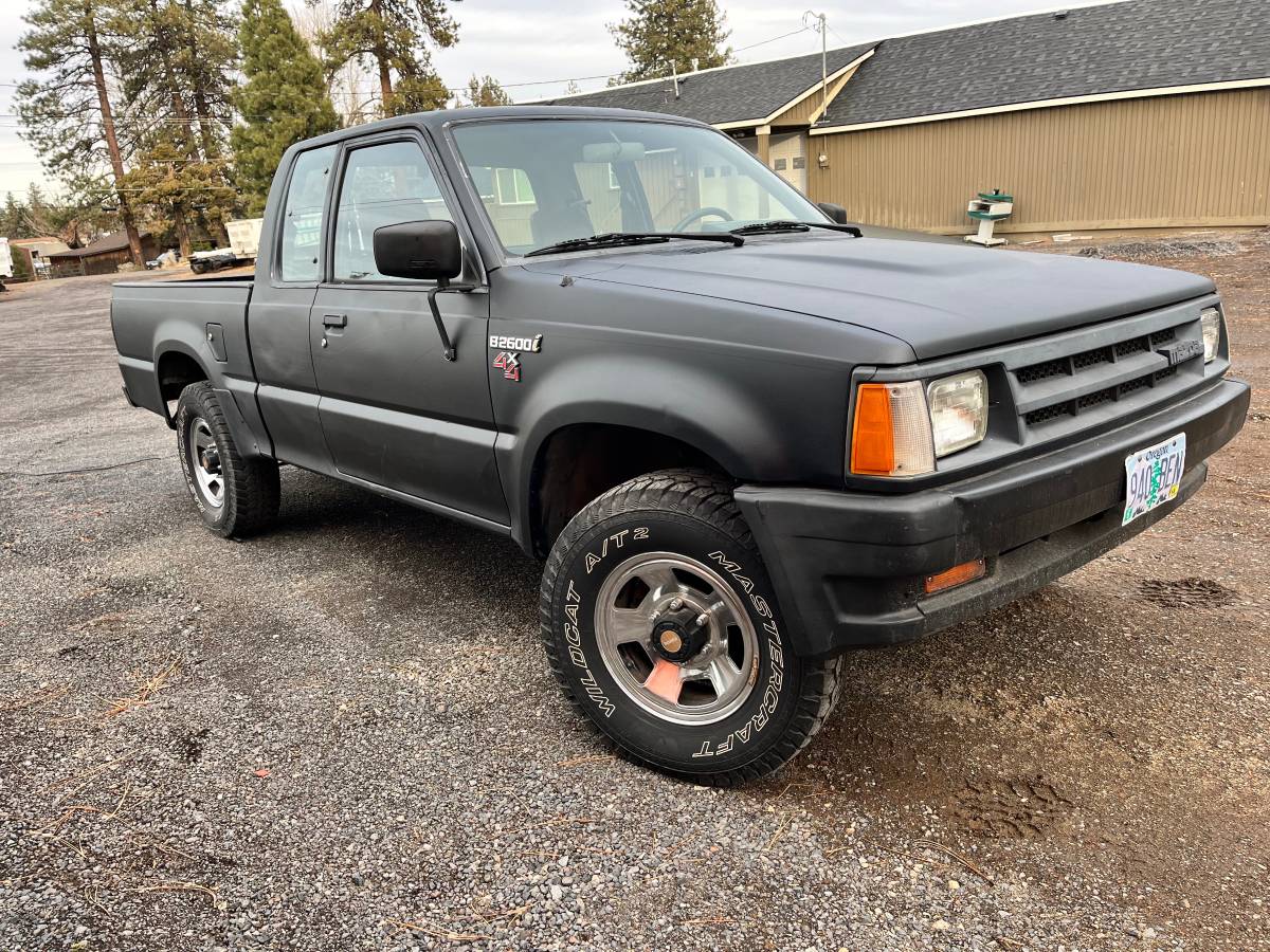 Mazda-b2600-4x4-xcab-1989-4