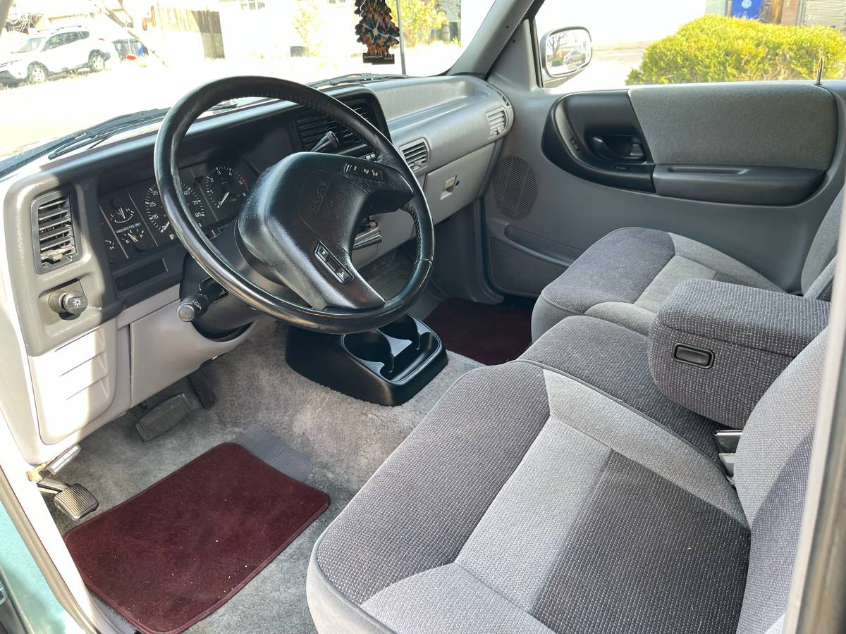 Mazda-b4000-1994-green-18