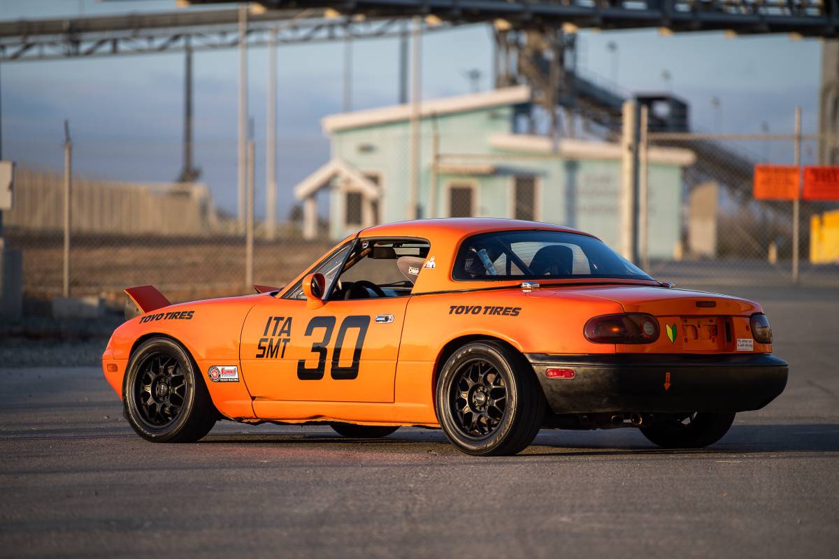 Mazda-miata-1995-orange-12