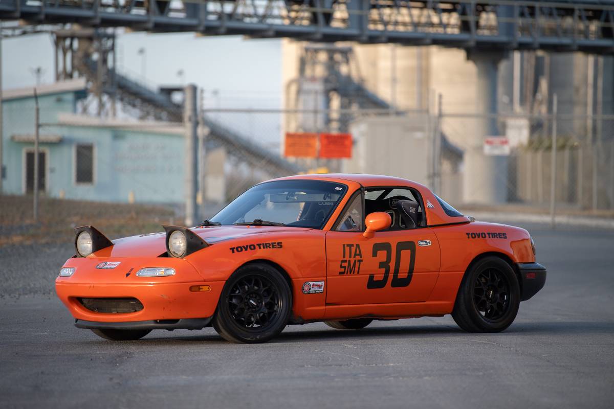 Mazda-miata-1995-orange-24