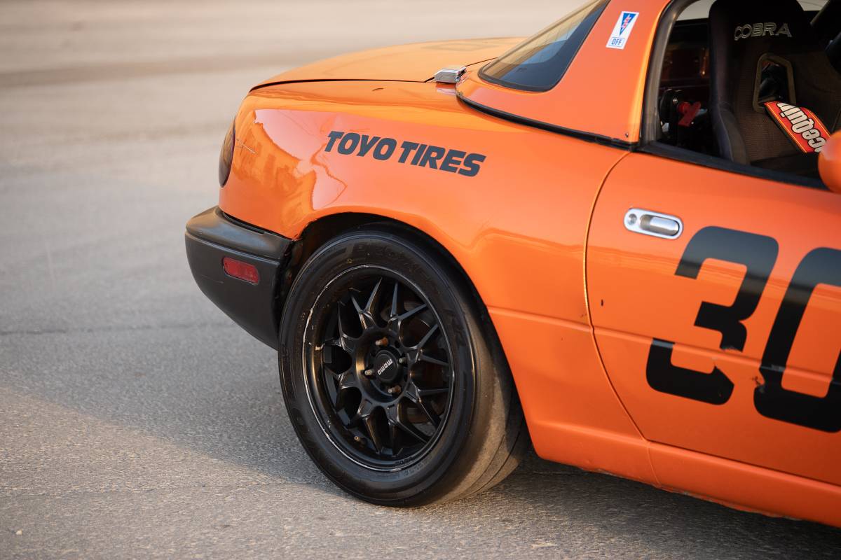 Mazda-miata-1995-orange-27