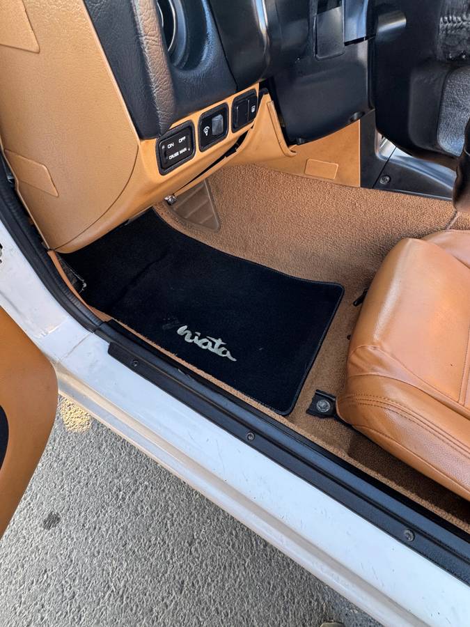 Mazda-miata-mx5-1995-white-10