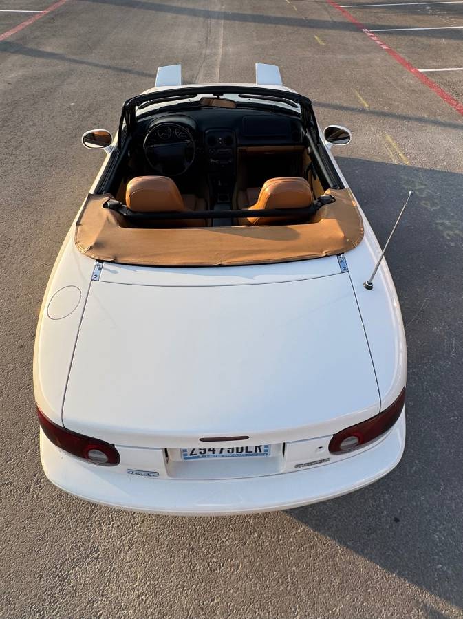 Mazda-miata-mx5-1995-white-4